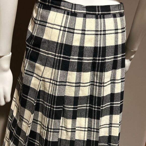 Vintage Kinloch Anderson Plaid Maxi Kilt Skirt Black and Ivory Plaid. - Picture 5 of 10